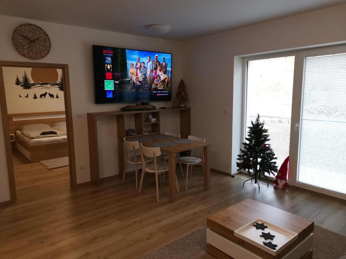 Vlci Nora Appartement Horní Maršov Buitenkant foto